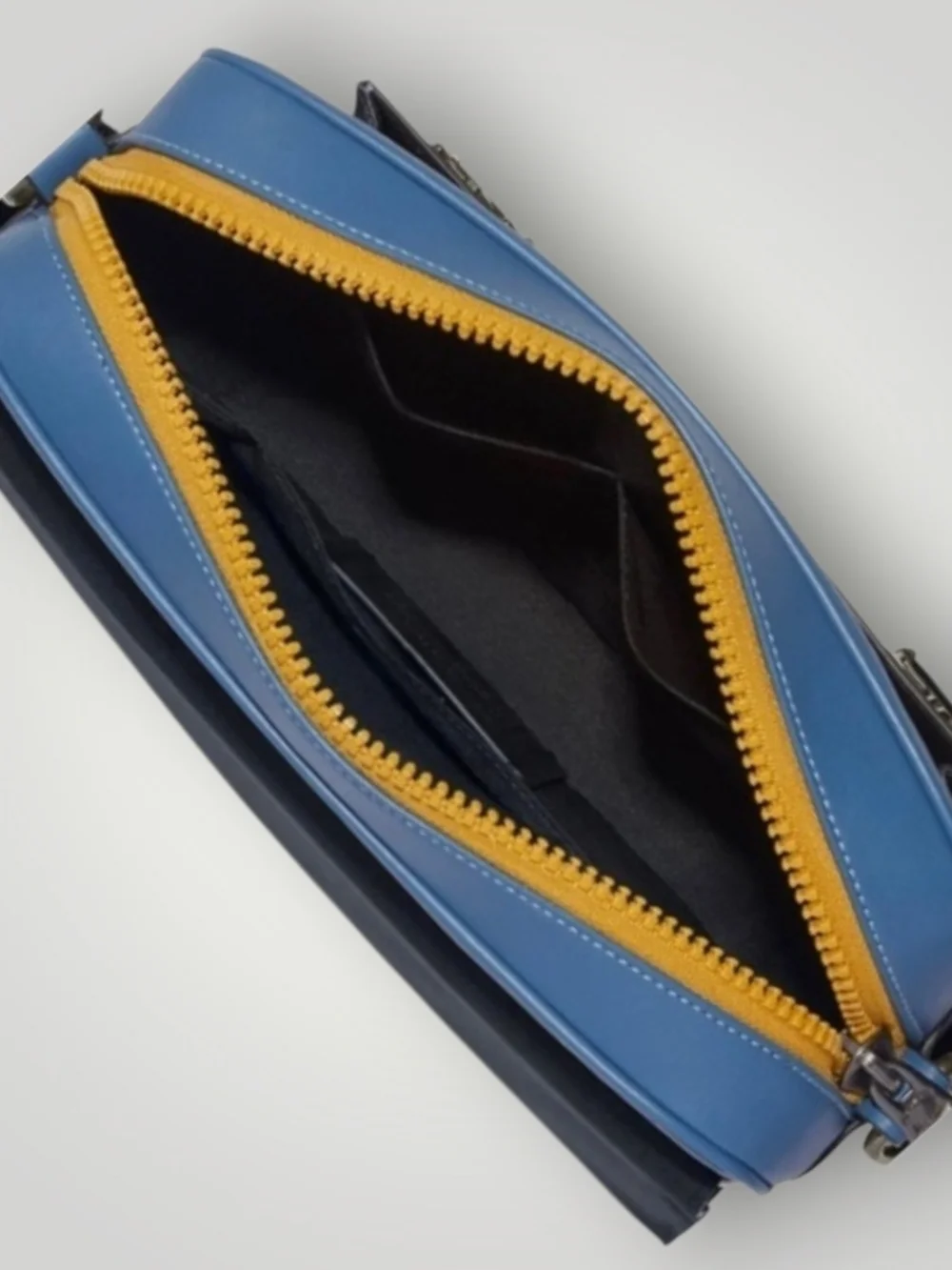 COACH Calfskin Leather Track Crossbody Messenger Bag EUC UNISEX